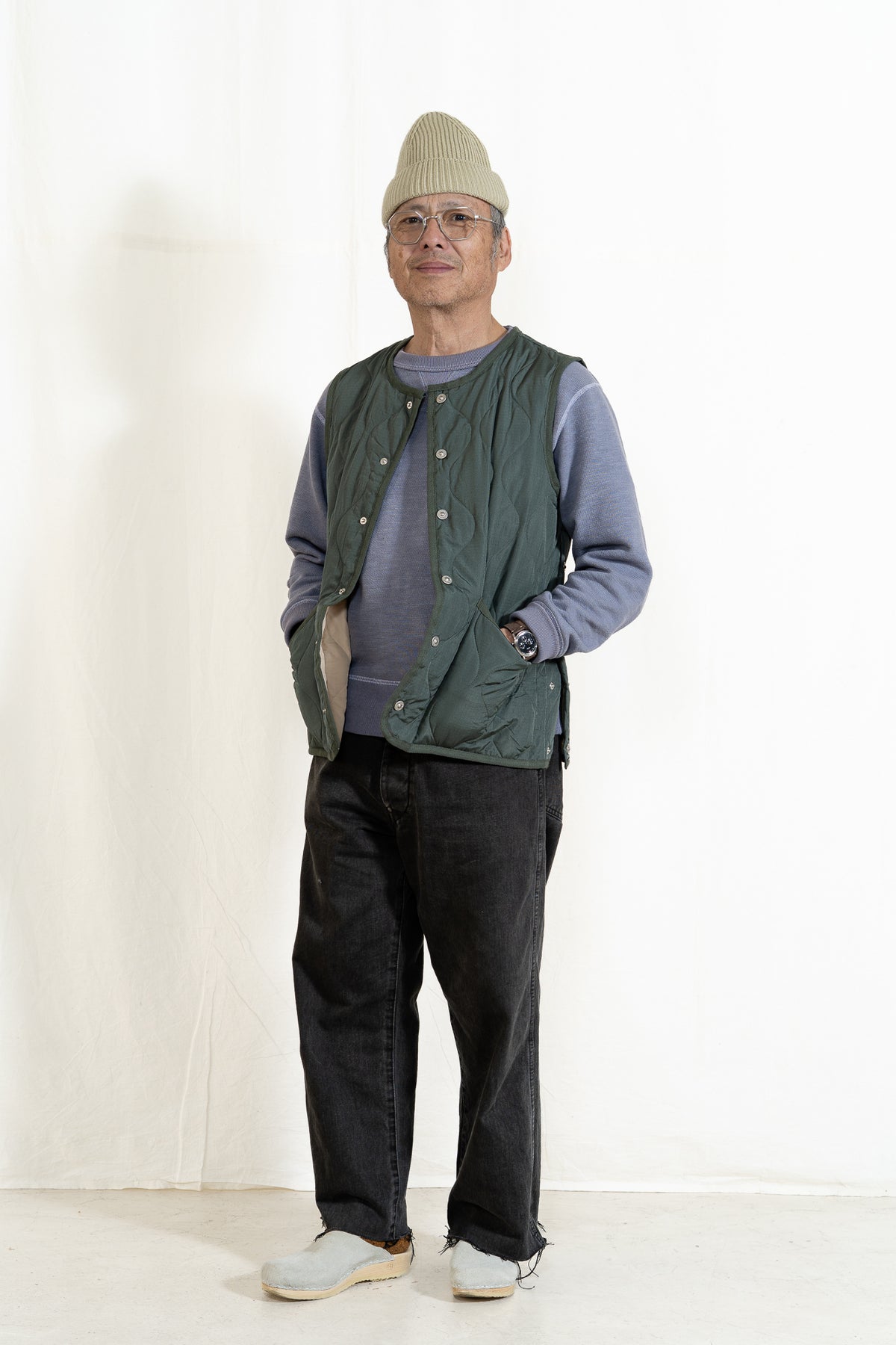 TAION Crew Neck Vest in Olive