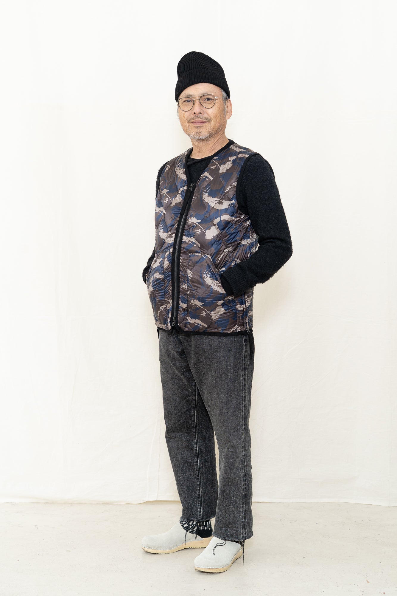 TAION Military V Neck W-Zip Down Vest (Soft Shell)