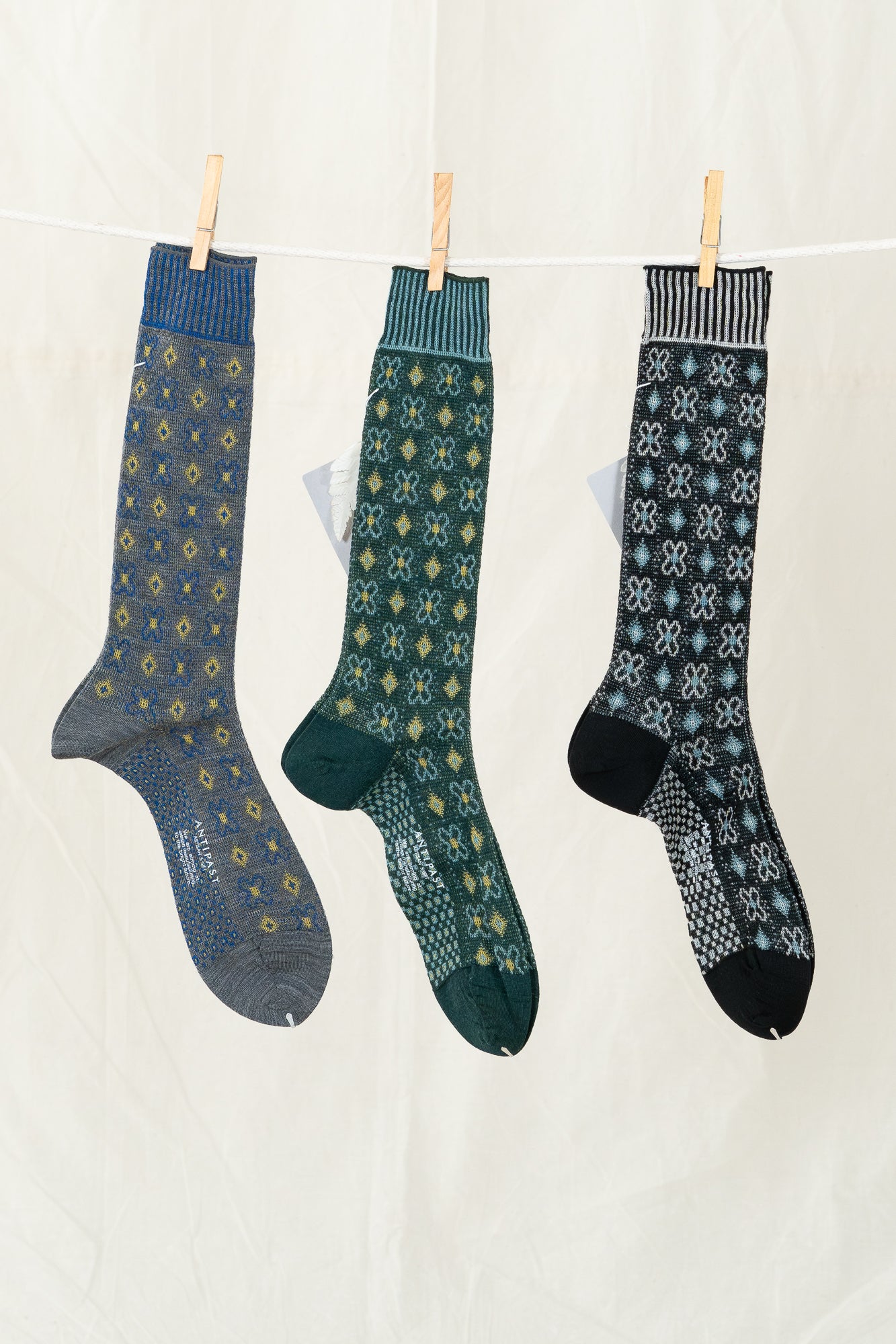 Antipast Flower Grid Men's Socks - Black