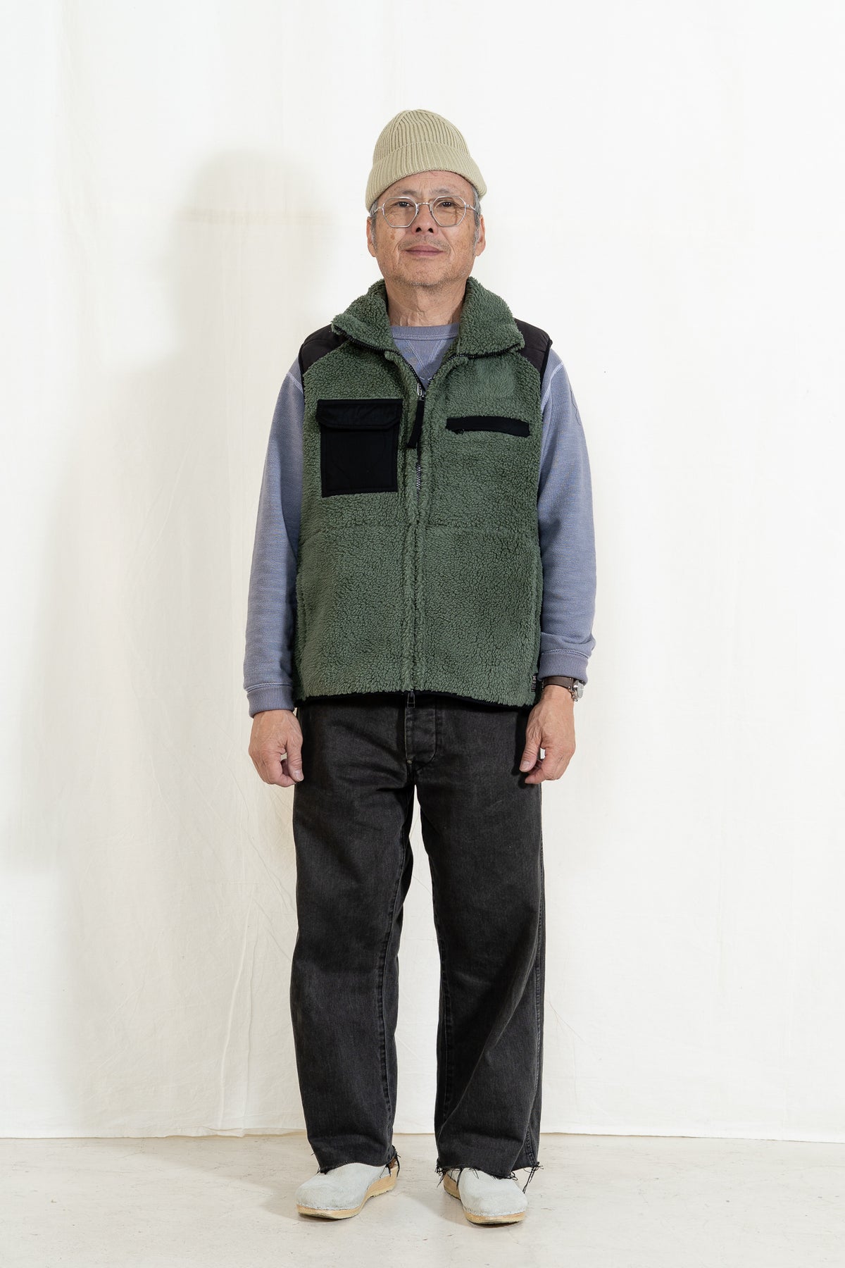 TAION Fleece Vest in Olive Crazy