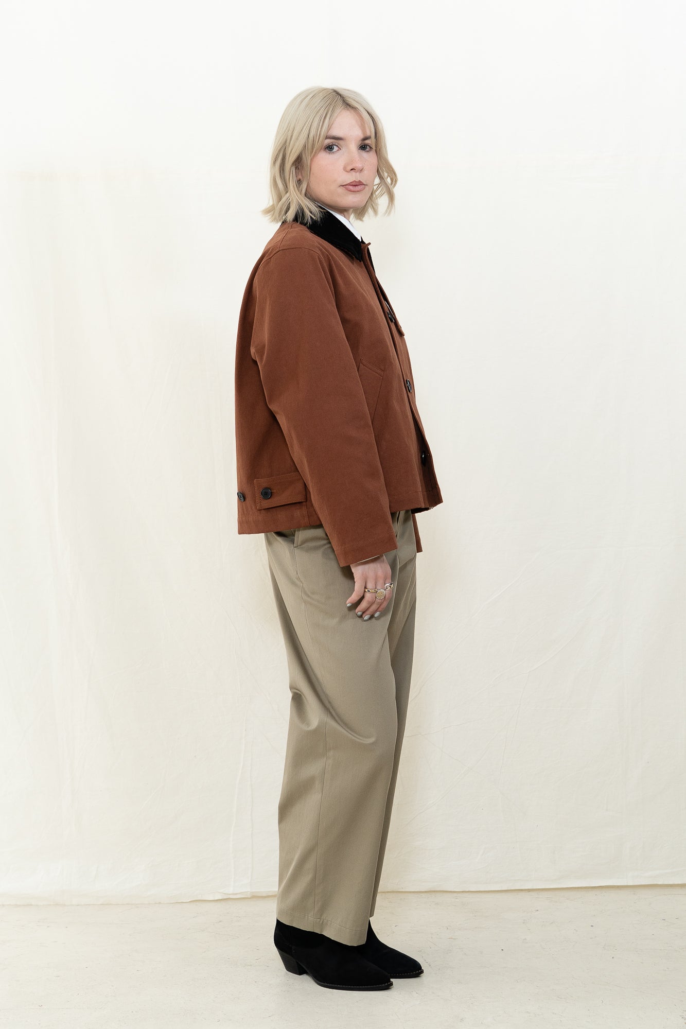 NICHOLSON & NICHOLSON Romeo Jacket in Brown