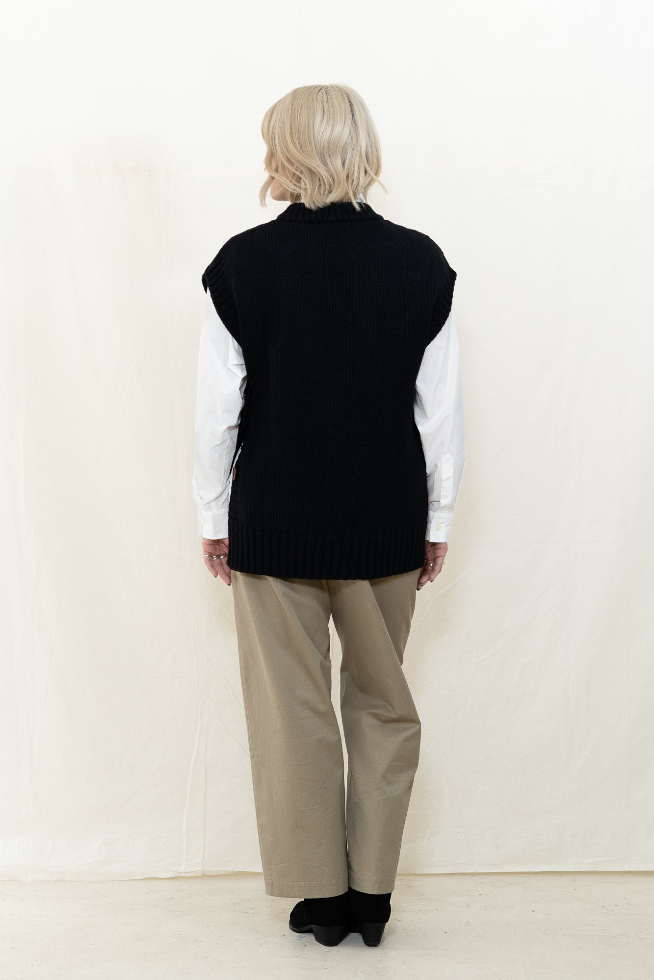 Beaumont Organic Piper Sweater Vest in Black