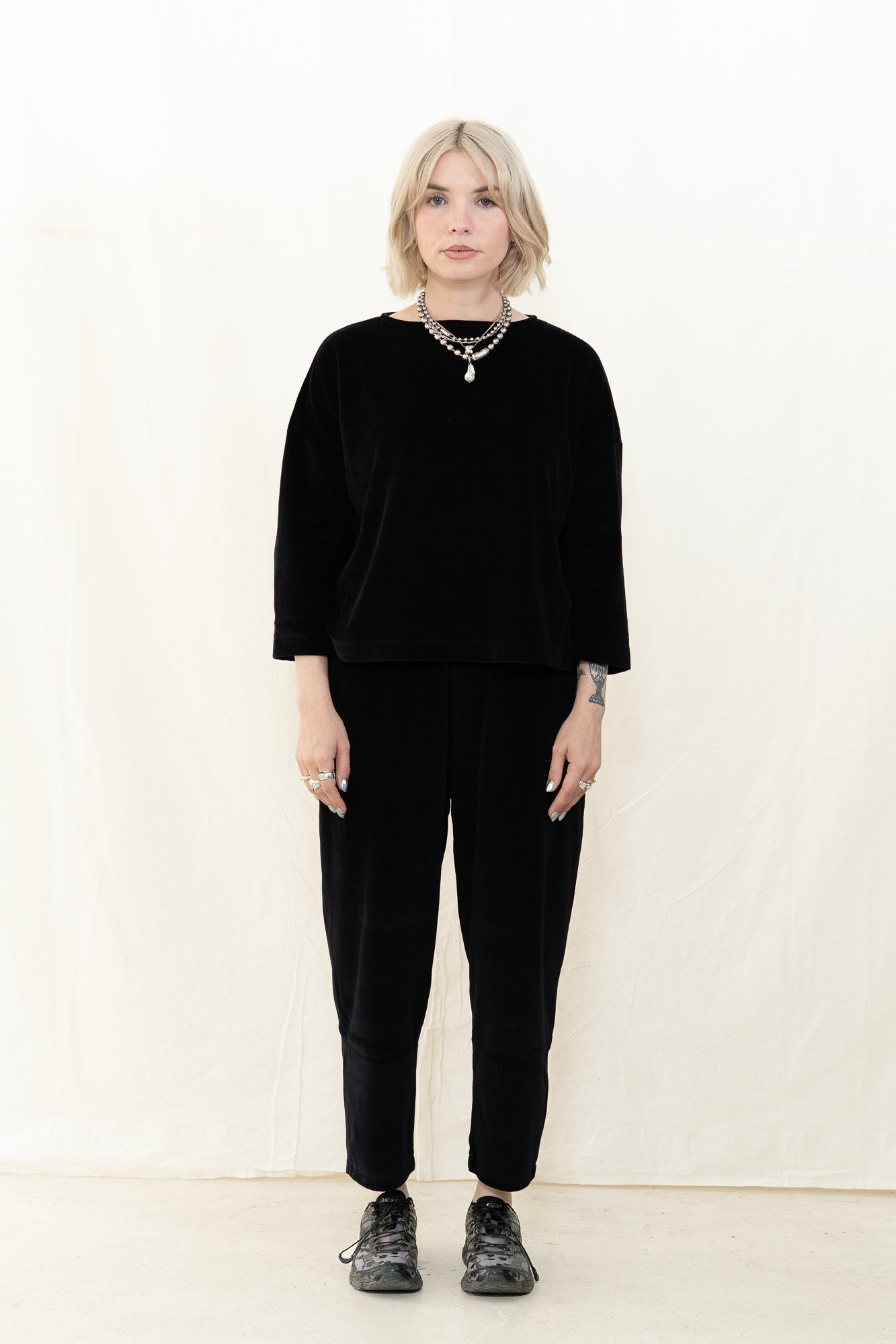 Beaumont Organic Divya Velour Top in Black
