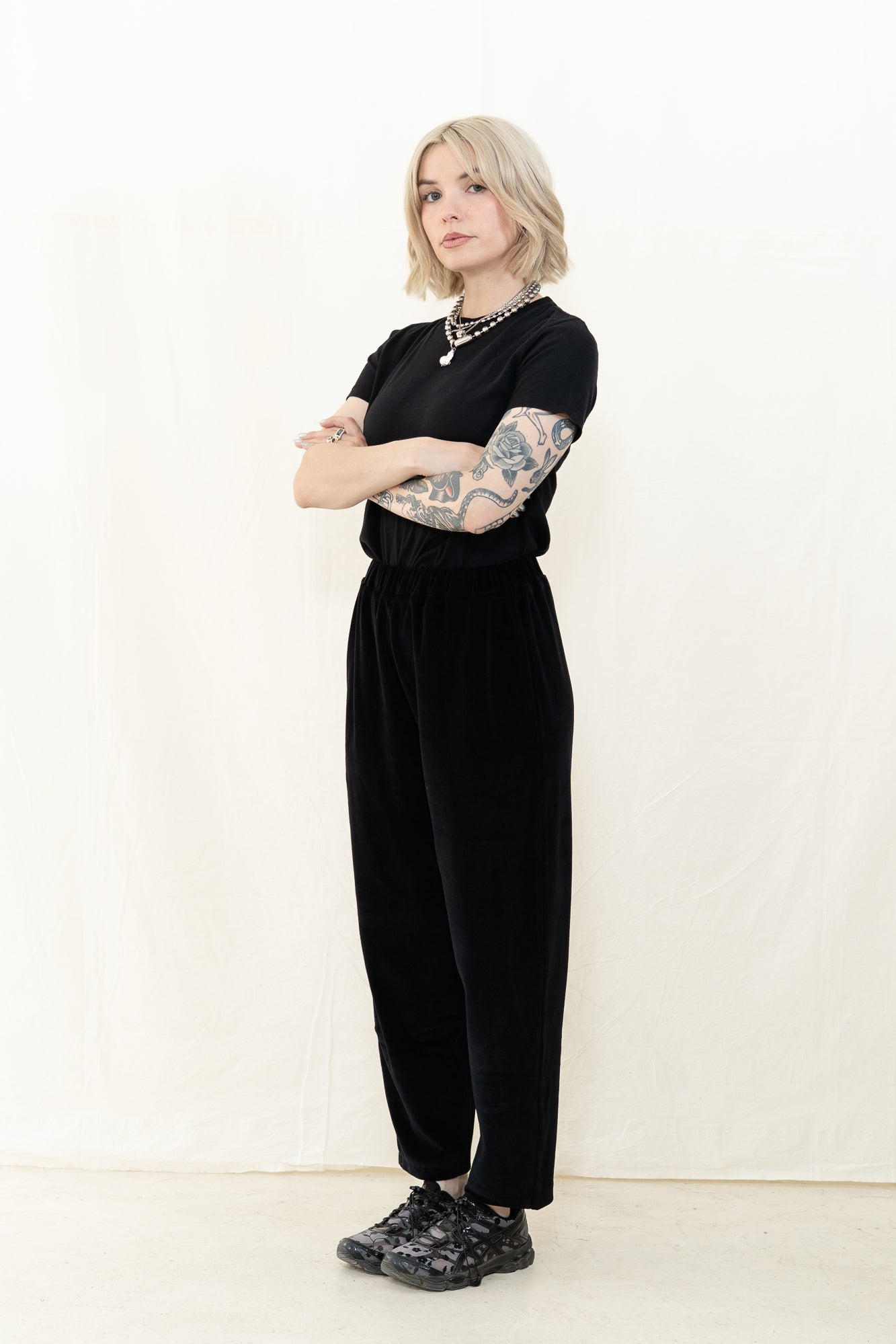 Beaumont Organic Tara Velour Pant in Black