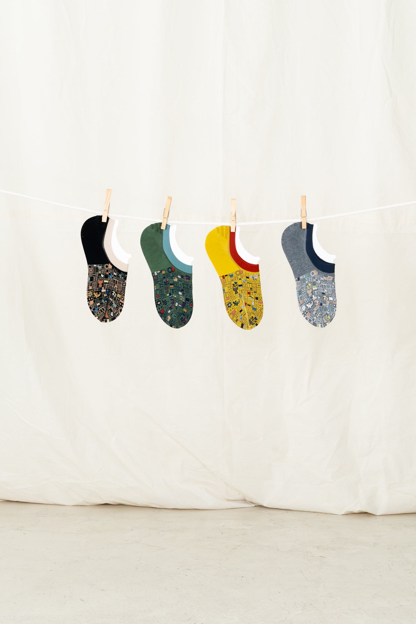 Antipast Women's Mosaic Tile Cover Sock