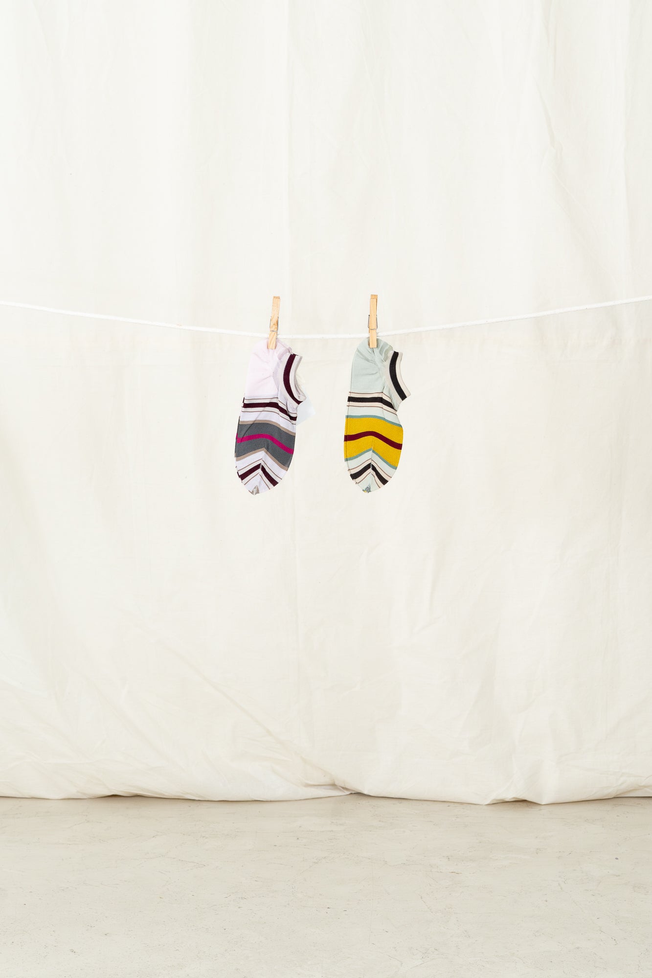 Antipast Women's Random Line Cover Socks