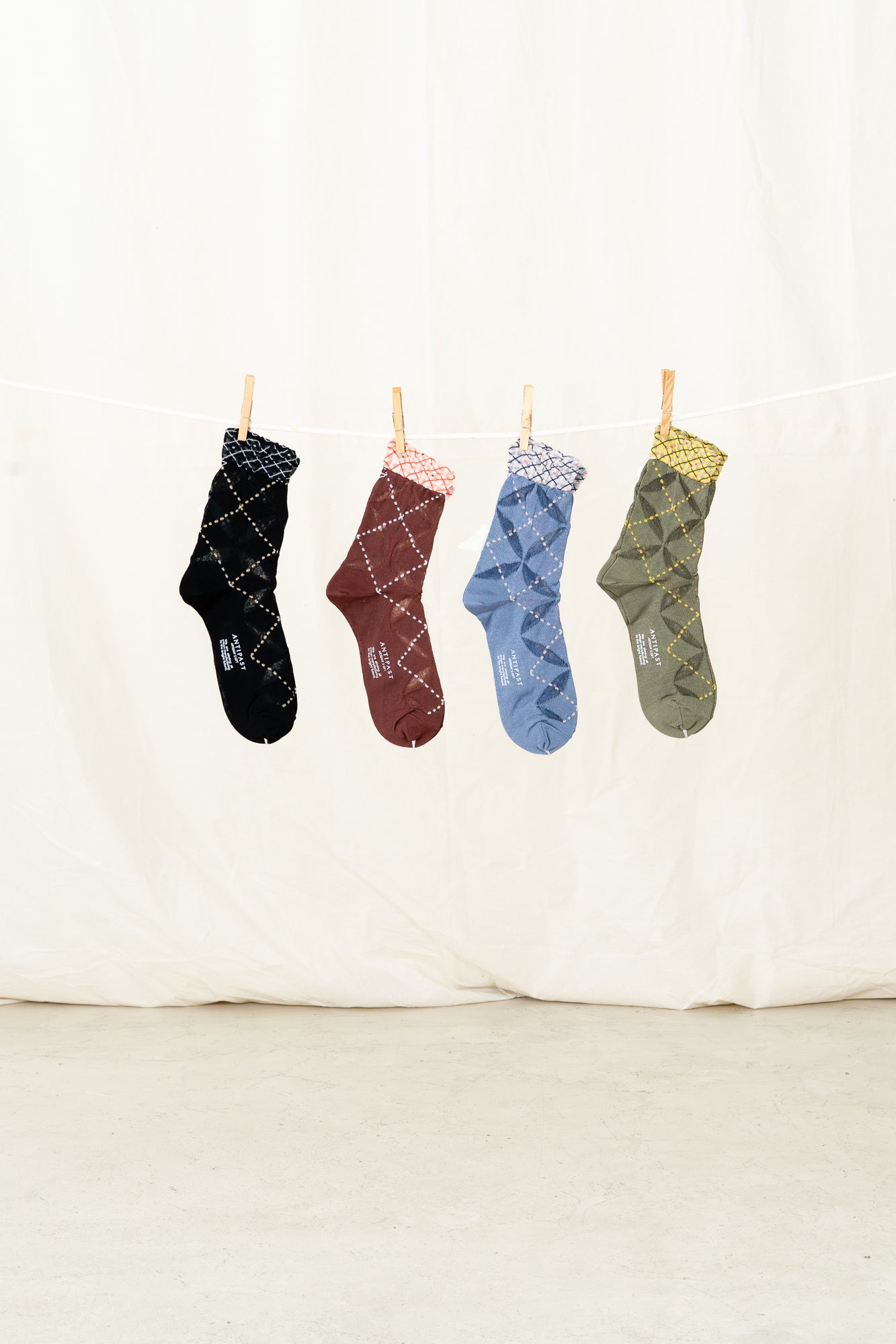 Antipast Women's Circle Argyle Socks